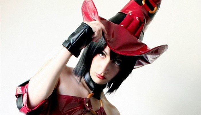 Cosplay de I-No, la tentación roja de Guilty Gears